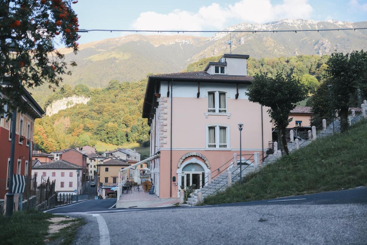 Hotel Baldo Ferrara di Monte Baldo エクステリア 写真