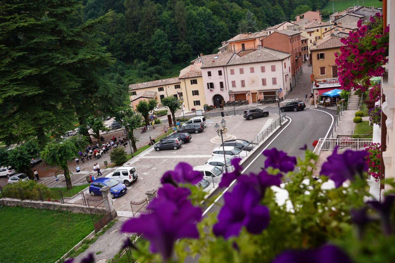 Hotel Baldo Ferrara di Monte Baldo エクステリア 写真