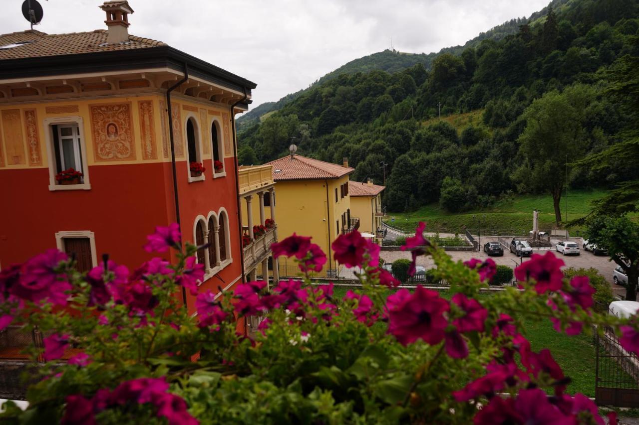Hotel Baldo Ferrara di Monte Baldo エクステリア 写真